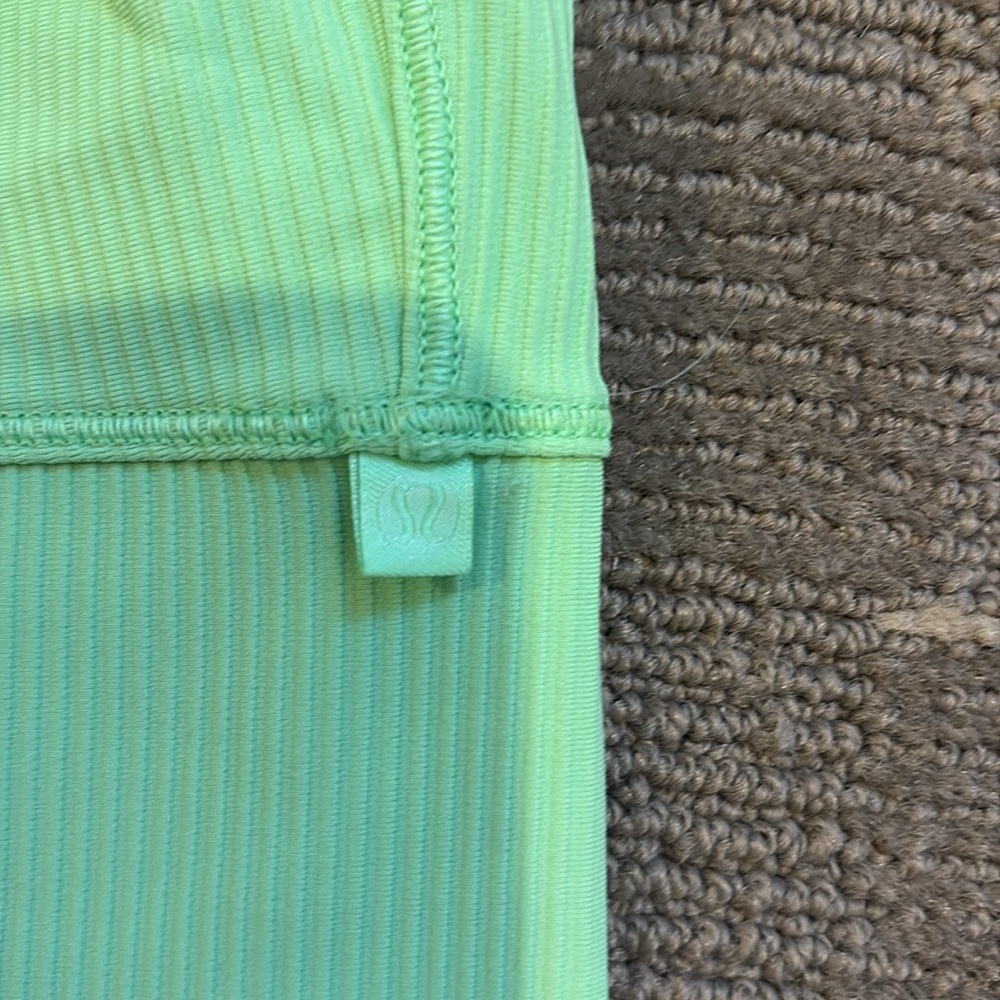 Ribbed Power Pivot Tank (reversible) - Picture 3 of 3
